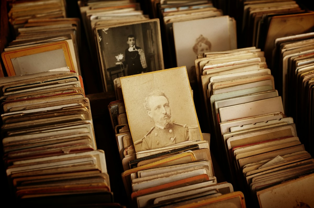 Tocadiscos clásico de vinilo y música de los 70 y 80